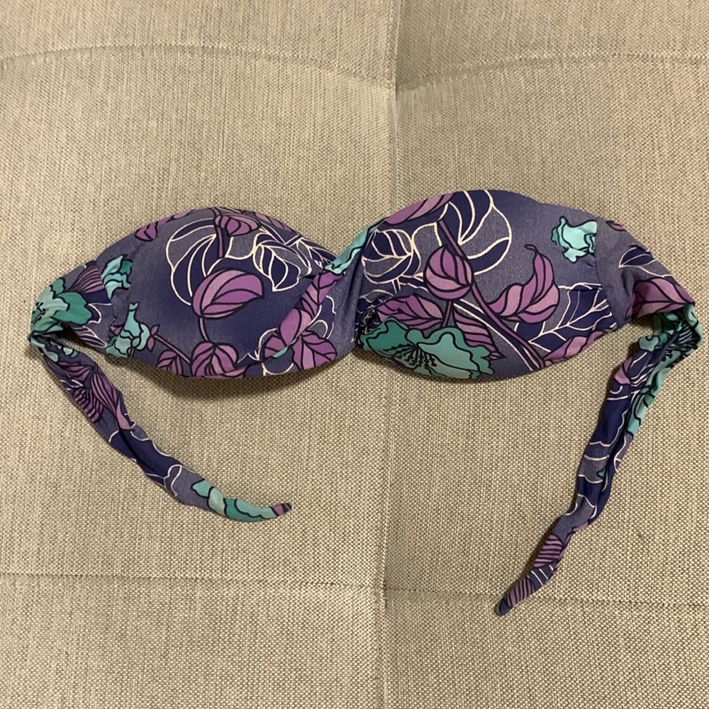 Floral bikini top - Size XS